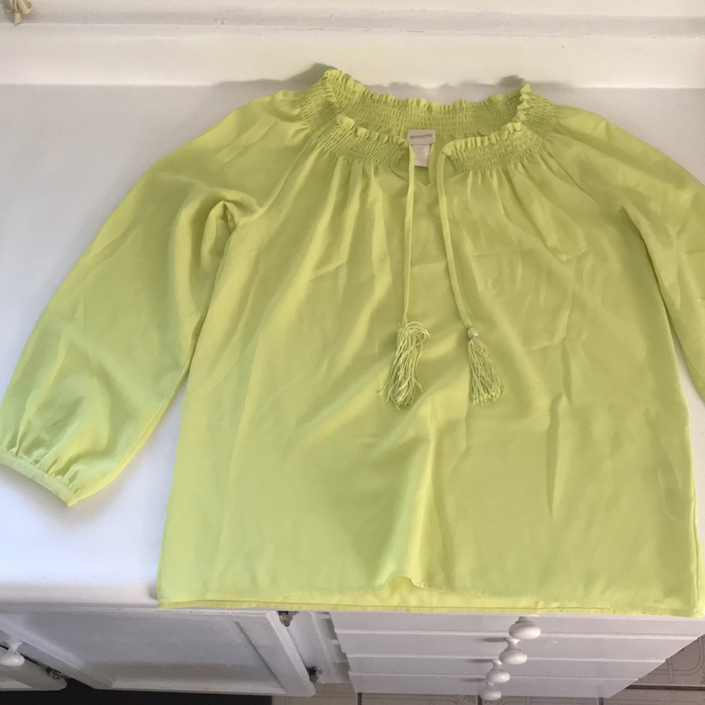 Flowy light green top